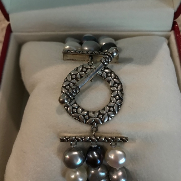 Tiny Jewel Box Pearl Necklace and Bracelet Set - Picture 3 of 5